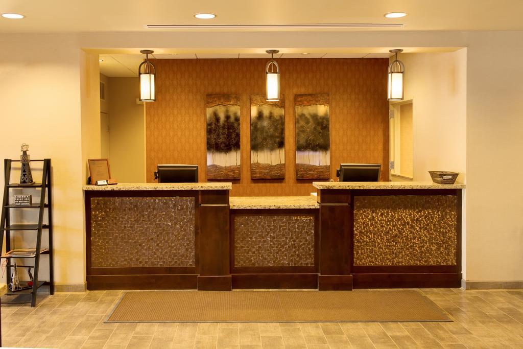 Little Missouri Inn & Suites New Town Экстерьер фото