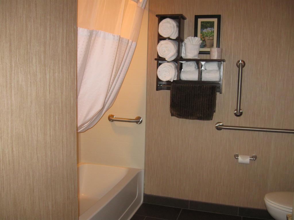 Little Missouri Inn & Suites New Town Номер фото