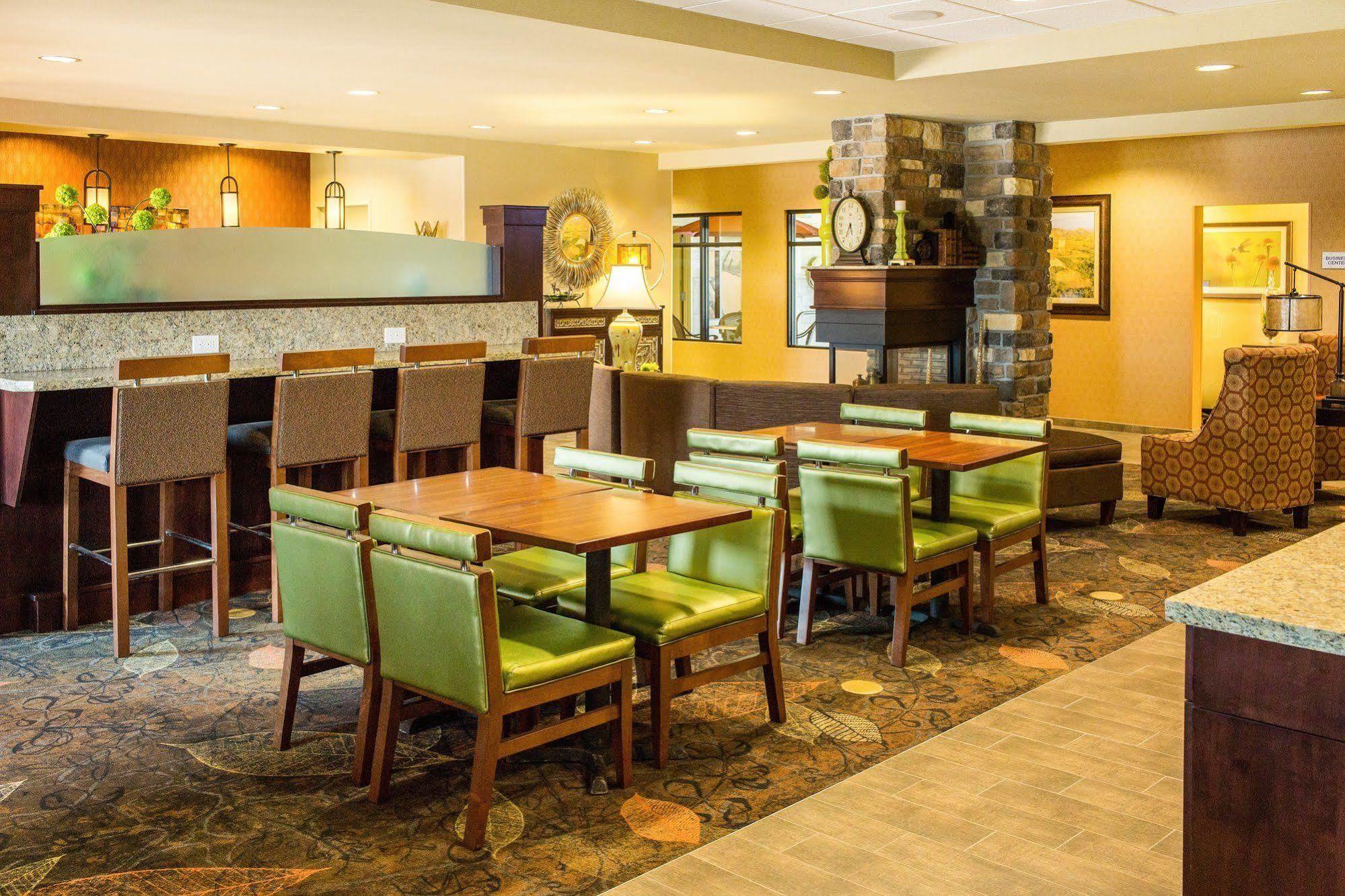 Little Missouri Inn & Suites New Town Экстерьер фото