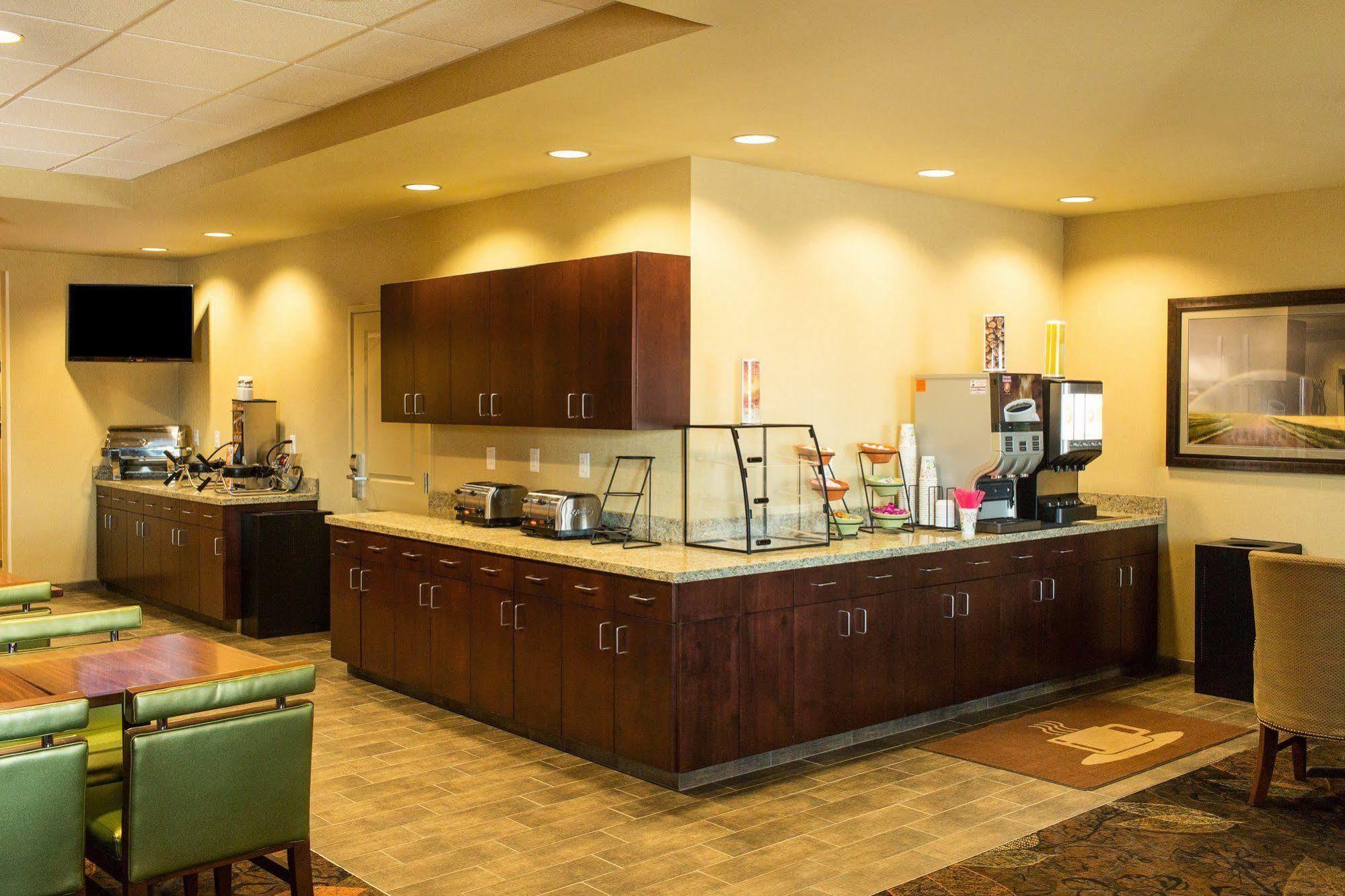 Little Missouri Inn & Suites New Town Экстерьер фото